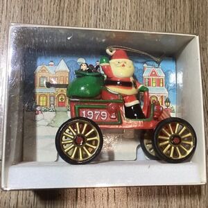 Hallmark‎ 1979 Keepsake Ornament Santa in Vintage Car Christmas Holiday Decor